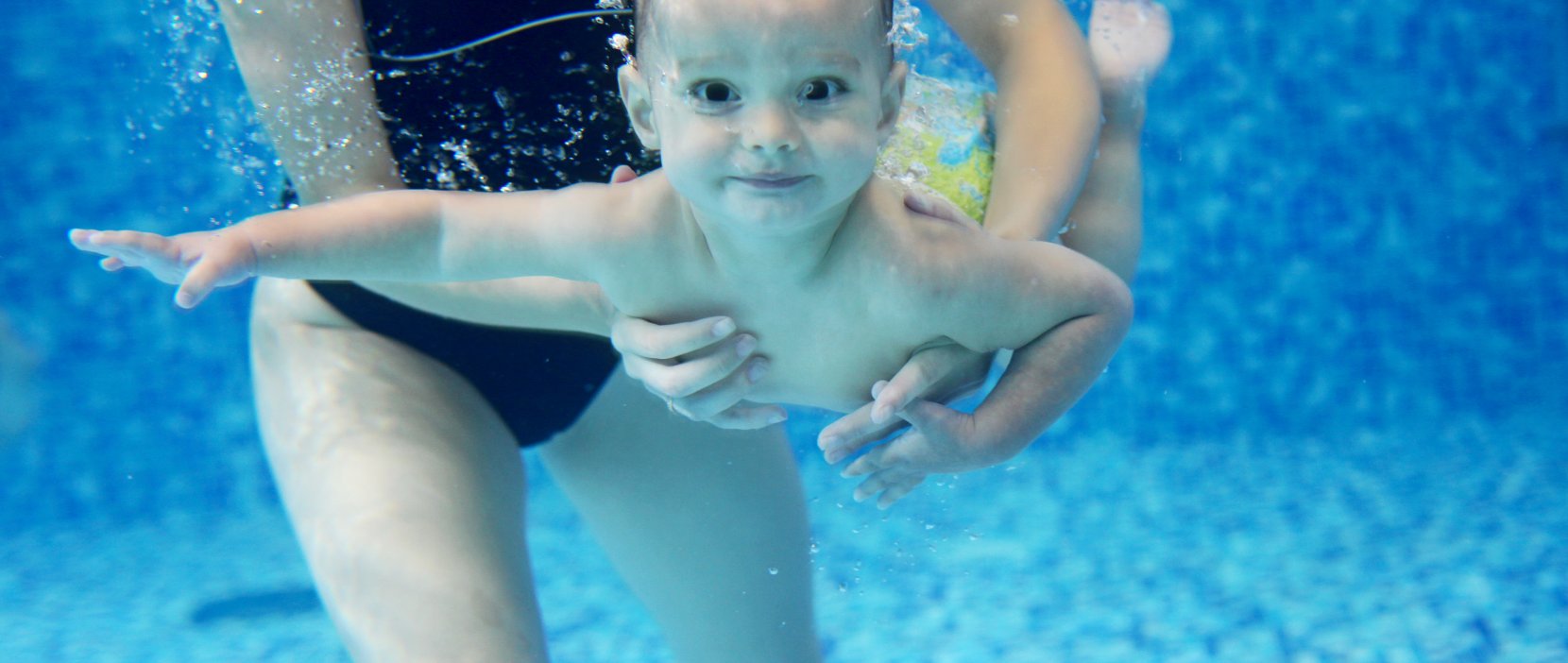 Baby svømning